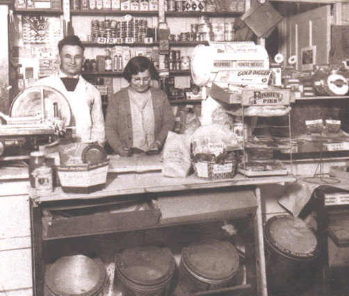 Harry & Rose Chinitz's grocery store, location unknown, 1932.